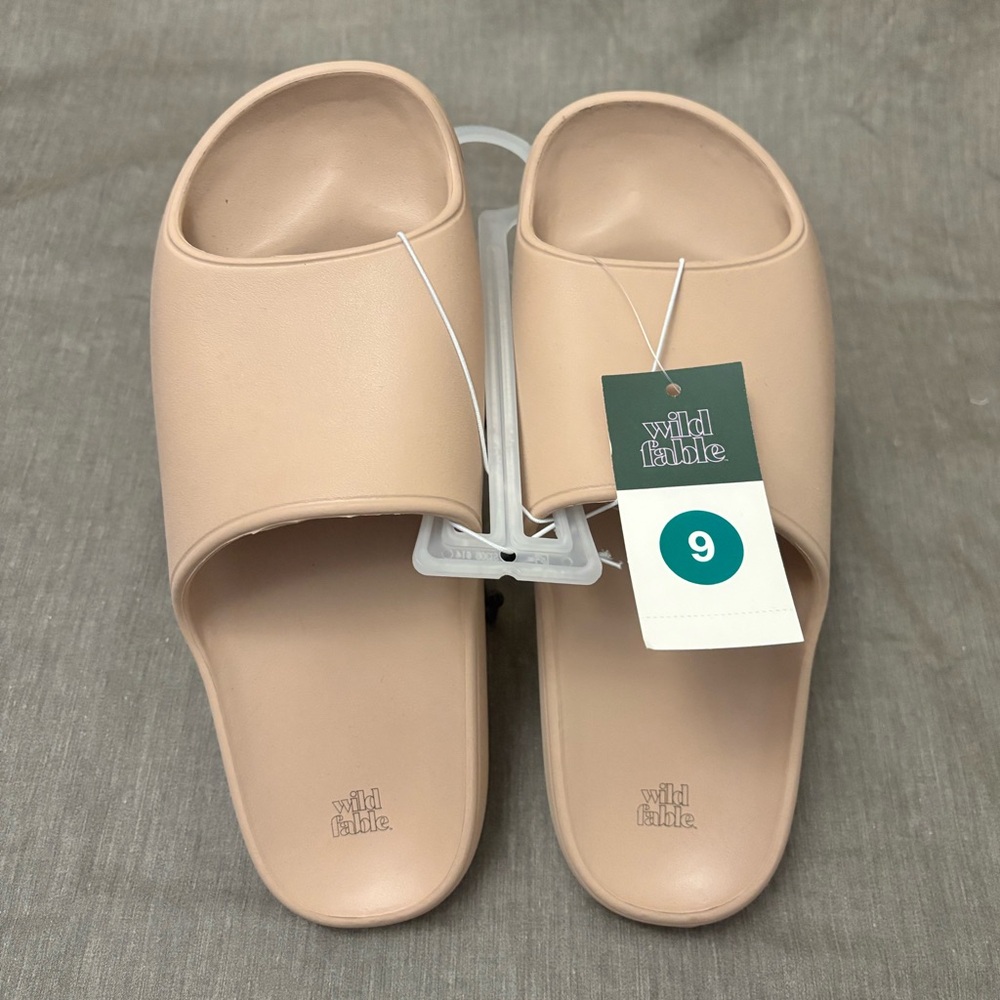 Wild Fable Women's Beige Pillow Slide Slippers, Sizes: 9 & 12, NWT